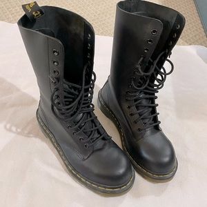 Classic Mid-calf Dr. Martens